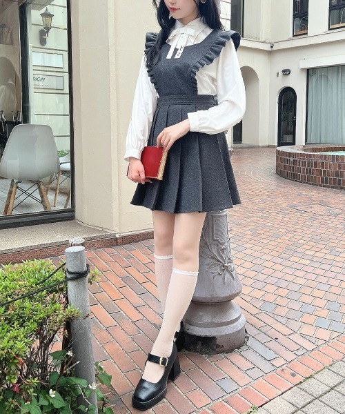 F i.n.t（フィント）の「バックリボン2wayエプロンジャンパースカート（ジャンパースカート・レディース・ブラウン/グレー・FREE）」の2枚目の写真