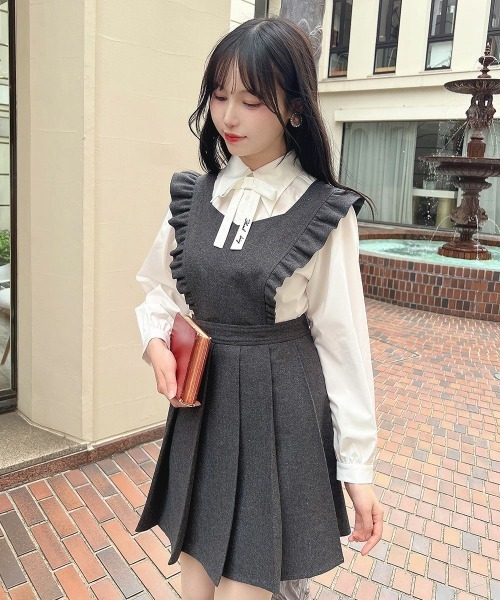 F i.n.t（フィント）の「バックリボン2wayエプロンジャンパースカート（ジャンパースカート・レディース・ブラウン/グレー・FREE）」の3枚目の写真