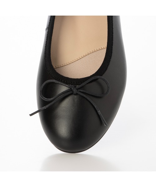 Fin(フィン)の「本革ラウンドバレエシューズ【低反発スポンジ入り】(バレエシューズ・レディース・レッド/ブラック/シルバー・22.5cm/23cm/23.5cm/24cm/24.5cm/25cm)」の9枚目の写真