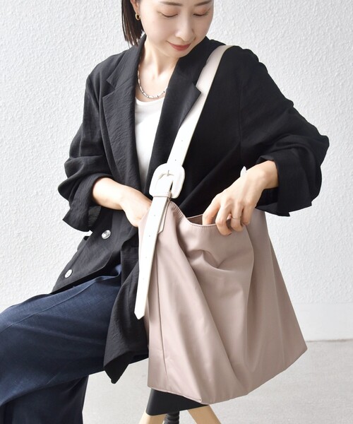 セール】【WEB限定】ベルト デザイン ハンドル A4 トート バッグ