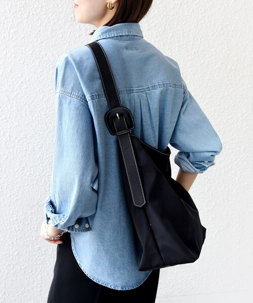 SHIPS（シップス）の「【WEB限定】ベルト デザイン ハンドル A4 トート バッグ（トートバッグ・レディース・ベージュ/ブラック・ONE SIZE）」の5枚目の写真