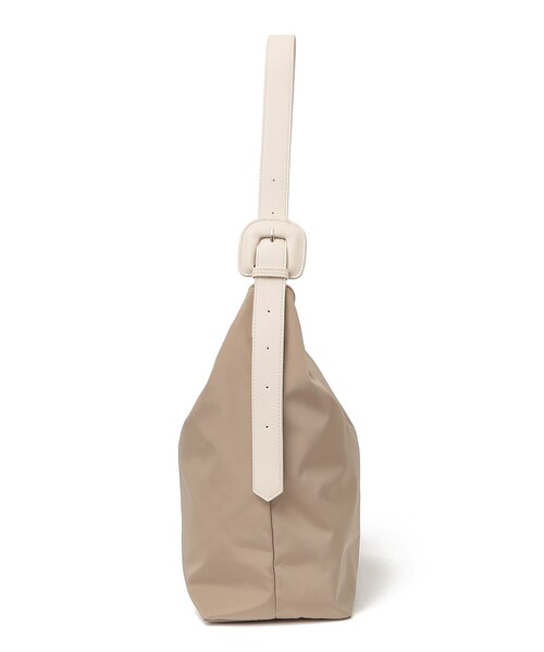 SHIPS（シップス）の「【WEB限定】ベルト デザイン ハンドル A4 トート バッグ（トートバッグ・レディース・ベージュ/ブラック・ONE SIZE）」の19枚目の写真