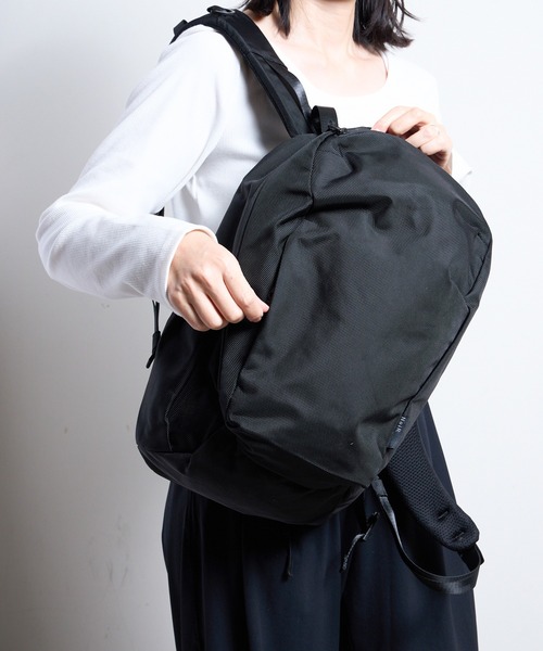 Magine(マージン)の「NoiR ノアール Gemini middle backpack/ジェミニ ミドルバックパック(バックパック/リュック・レディース・ブラック系その他/ブラック・FREE)」の8枚目の写真