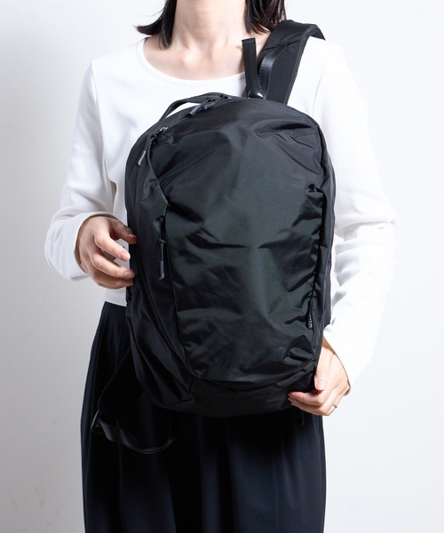 Magine(マージン)の「NoiR ノアール Gemini middle backpack/ジェミニ ミドルバックパック(バックパック/リュック・レディース・ブラック系その他/ブラック・FREE)」の4枚目の写真