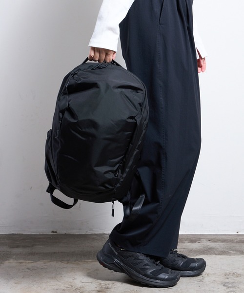 Magine(マージン)の「NoiR ノアール Gemini middle backpack/ジェミニ ミドルバックパック(バックパック/リュック・レディース・ブラック系その他/ブラック・FREE)」の5枚目の写真