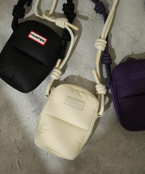HUNTER（ハンター）の「HUNTER イントレピッド エクストラ パフド フォンポーチ（ショルダーバッグ・レディース・オフホワイト/パープル/ブラック・FREE）」の2枚目の写真