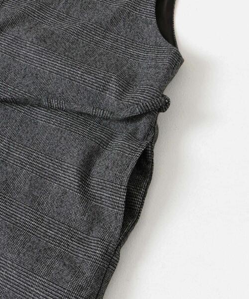 URBAN RESEARCH DOORS（アーバンリサーチドアーズ）の「『UR TECH』ツイルフレアジャンパースカート（ワンピース・レディース・チェック/ブラック・MEDIUM）」の12枚目の写真