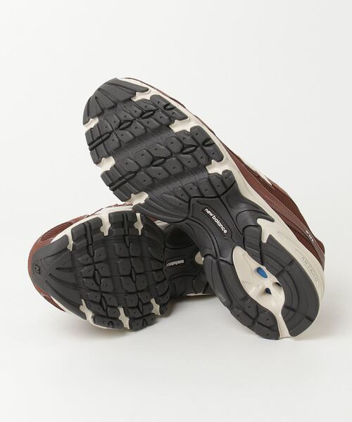 NEW BALANCE(ニューバランス)の「740(スニーカー・レディース・ブラウン/ブラック・25.0cm/25.5cm/26.0cm/26.5cm/27.0cm/27.5cm/28.0cm/29.0cm/28.5cm)」の5枚目の写真
