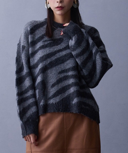 NICOLE white（ニコルホワイト）の「ジャガードニット（ニット/セーター・レディース・オフホワイト/チャコール・FREE）」の2枚目の写真