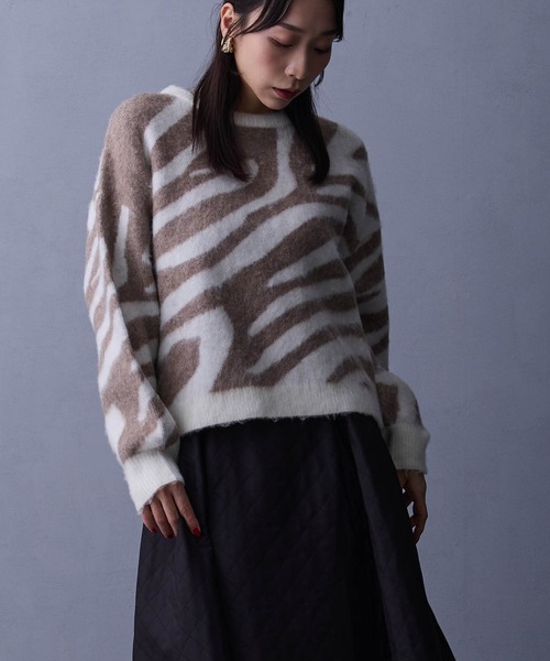 NICOLE white（ニコルホワイト）の「ジャガードニット（ニット/セーター・レディース・オフホワイト/チャコール・FREE）」の3枚目の写真