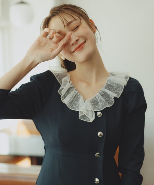 31 Sons de mode（トランテアン　ソン　ドゥ　モード）の「2025秋冬新作 レースフリルワンピース（ワンピース・レディース・ベージュ/ネイビー/ブラウン・S/M）」の7枚目の写真