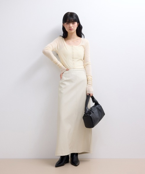 ADAM ET ROPE'(アダムエロペ)の「【WEB限定】シンセティックレザータイトスカート(スカート・レディース・ブラック/オフホワイト/ダークブラウン・36/38)」の4枚目の写真