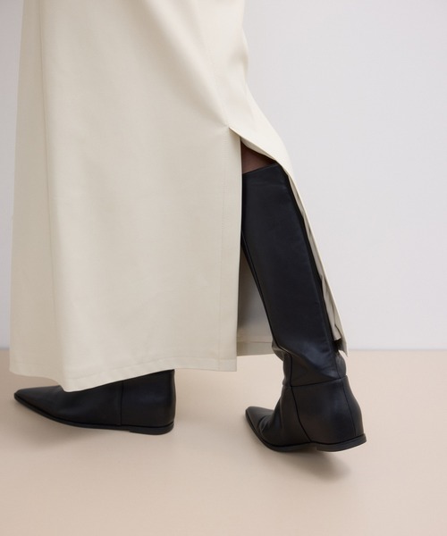 ADAM ET ROPE'(アダムエロペ)の「【WEB限定】シンセティックレザータイトスカート(スカート・レディース・ブラック/オフホワイト/ダークブラウン・36/38)」の16枚目の写真