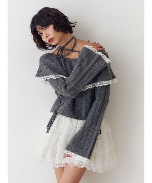 jouetie(ジュエティ)の「フリルレースオフショルニットトップス(ニット/セーター・レディース・アイボリー/ブラック/グレー・MEDIUM)」の4枚目の写真