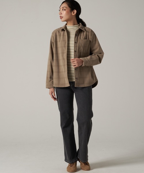 Eddie Bauer（エディーバウアー）の「イージーデイズ コーデュロイ シャツ（シャツ/ブラウス・レディース・バーガンディー/ベージュ/オフホワイト・S/XL/L/M）」の6枚目の写真