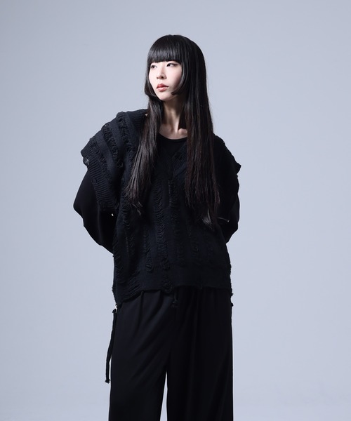 Ruze(ルゼ)の「Side zip damage knit vest / サイドジップ ダメージ ニットベスト(ニット/セーター・メンズ・ブラック・FREE)」の16枚目の写真