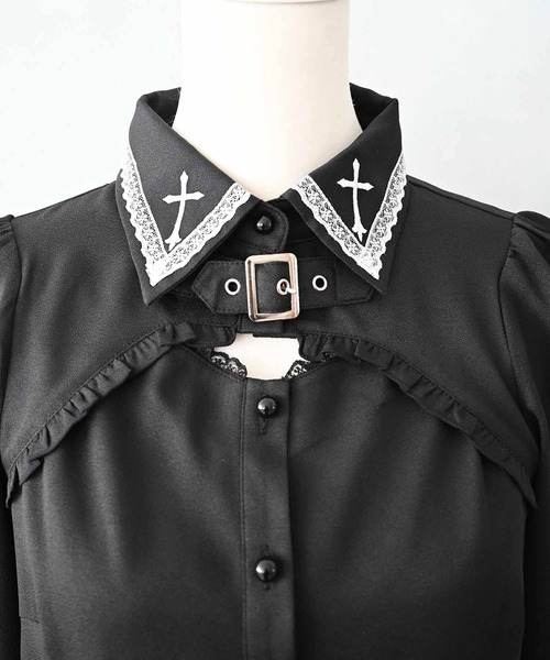 MA*RS(アメーバーマーズ)の「胸開きクロス刺繍ブラウス(Tシャツ/カットソー・レディース・ブラック/ホワイト・FREE)」の3枚目の写真