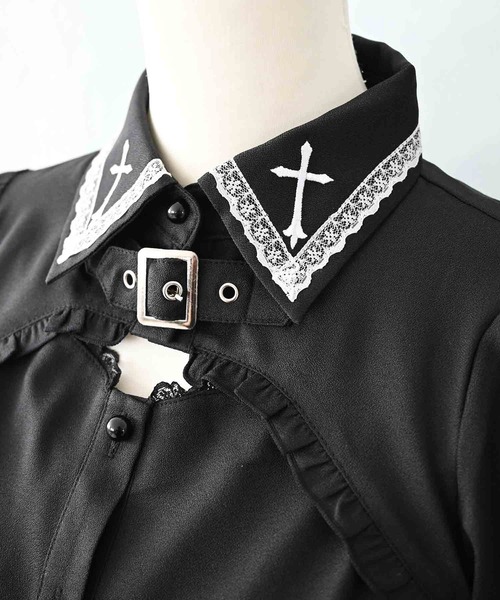 MA*RS(アメーバーマーズ)の「胸開きクロス刺繍ブラウス(Tシャツ/カットソー・レディース・ブラック/ホワイト・FREE)」の4枚目の写真