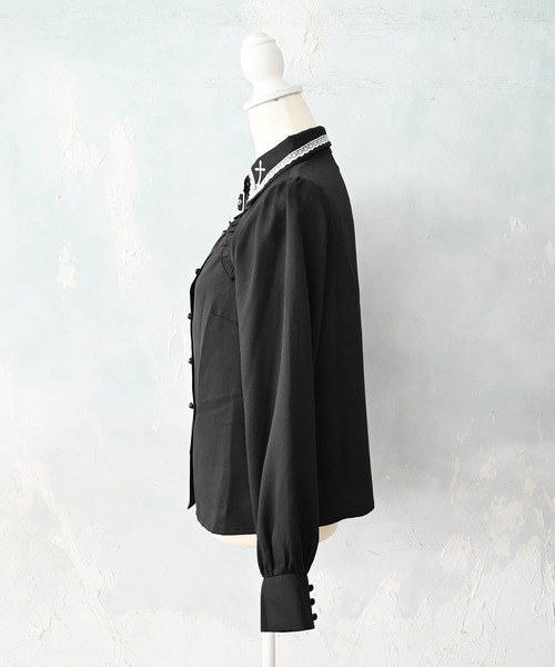 MA*RS(アメーバーマーズ)の「胸開きクロス刺繍ブラウス(Tシャツ/カットソー・レディース・ブラック/ホワイト・FREE)」の5枚目の写真