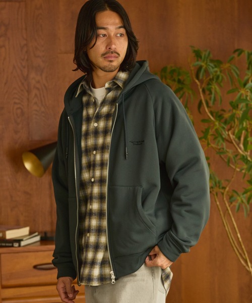 THE CRAFT CREW PRODUCTS(ザクラフトクループロダクツ)の「裏ボアフリース ボックスシルエット ラグランスリーブ ダブルジップスウェットパーカー【THE CRAFT CREW PRODUCTS】(パーカー・メンズ・グレイッシュベージュ/ブラック/ダークブラウン/ネイビー/ダークグレー・L/M/S)」の12枚目の写真