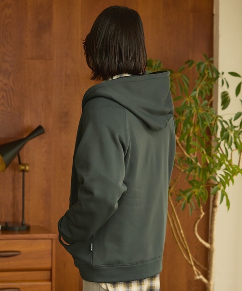 THE CRAFT CREW PRODUCTS(ザクラフトクループロダクツ)の「裏ボアフリース ボックスシルエット ラグランスリーブ ダブルジップスウェットパーカー【THE CRAFT CREW PRODUCTS】(パーカー・メンズ・グレイッシュベージュ/ブラック/ダークブラウン/ネイビー/ダークグレー・L/M/S)」の13枚目の写真