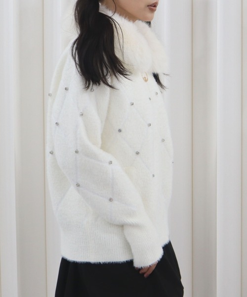 CECIL McBEE(セシルマクビー)の「ビジュー付きファー襟ジップニットカーディガン(カーディガン/ボレロ・レディース・ホワイト/ブラック/ブラウン・MEDIUM)」の9枚目の写真