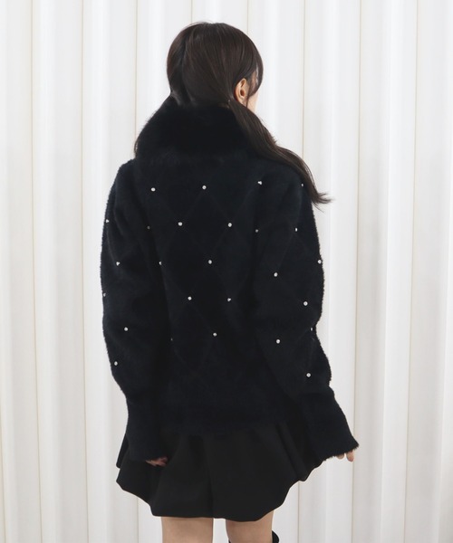 CECIL McBEE(セシルマクビー)の「ビジュー付きファー襟ジップニットカーディガン(カーディガン/ボレロ・レディース・ホワイト/ブラック/ブラウン・MEDIUM)」の19枚目の写真