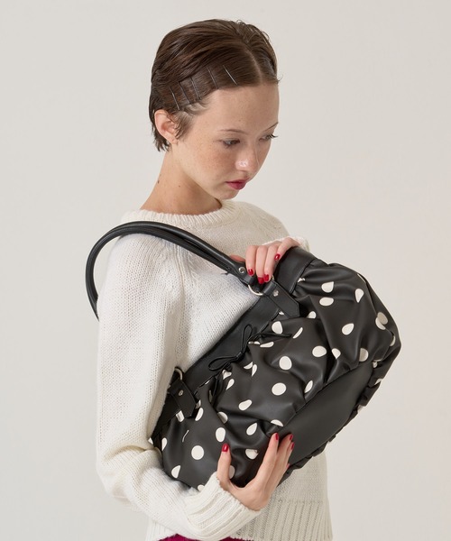 ドット柄 ギャザー バッグ TINA：JOJUN（ハンドバッグ）｜TINA：JOJUN