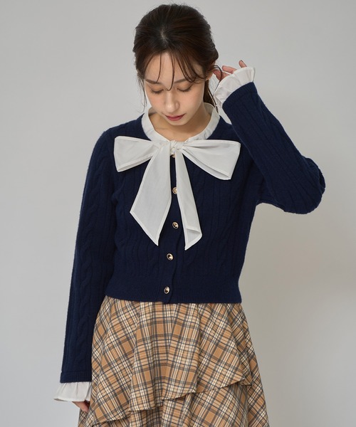 REDYAZEL（レディアゼル）の「ボウタイケーブルニットプルオーバー（ニット/セーター・レディース・レッド/グリーン/ネイビー/ベージュ・FREE）」の22枚目の写真