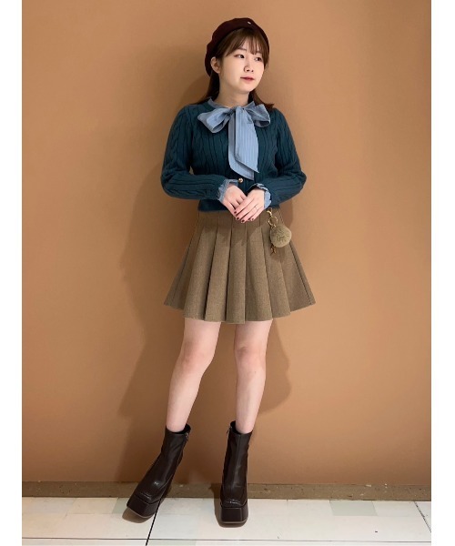 REDYAZEL（レディアゼル）の「ボウタイケーブルニットプルオーバー（ニット/セーター・レディース・レッド/グリーン/ネイビー/ベージュ・FREE）」の5枚目の写真