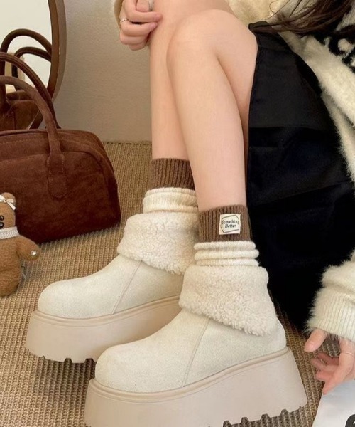Ritzy(リッツィー)の「フェイクムートモコモコ裏ボアンZIP付き厚底ブーツ(ブーツ・レディース・ベージュ/ホワイト/ブラウン・25/24.5/24/23.5/23)」の20枚目の写真