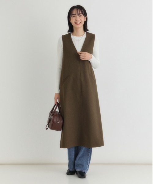 Right-on(ライトオン)の「【HONEYSUCKLE ROSE】【限定展開】Vネックワンピース(小顔見え/体型カバー/Iライン/ONOFF使える/限定展開)(ワンピース・レディース・グレー/ブラック/ブラウン/オフホワイト・L/M)」の4枚目の写真