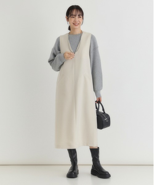 Right-on(ライトオン)の「【HONEYSUCKLE ROSE】【限定展開】Vネックワンピース(小顔見え/体型カバー/Iライン/ONOFF使える/限定展開)(ワンピース・レディース・グレー/ブラック/ブラウン/オフホワイト・L/M)」の2枚目の写真