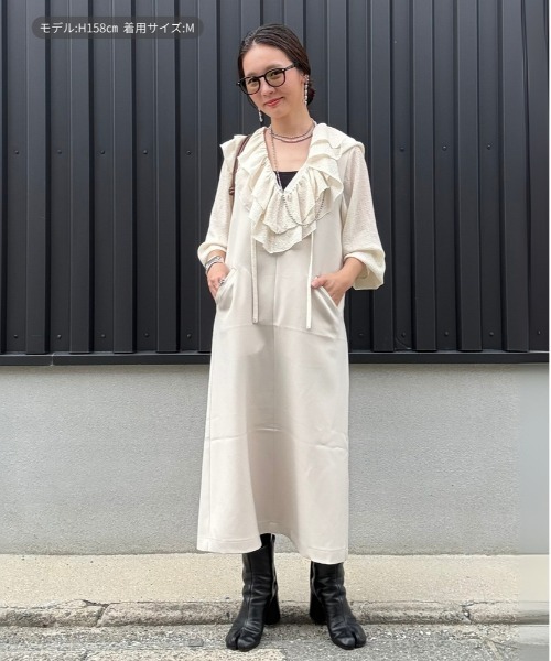 Right-on(ライトオン)の「【HONEYSUCKLE ROSE】【限定展開】Vネックワンピース(小顔見え/体型カバー/Iライン/ONOFF使える/限定展開)(ワンピース・レディース・グレー/ブラック/ブラウン/オフホワイト・L/M)」の16枚目の写真