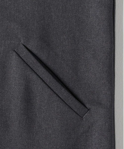 Right-on(ライトオン)の「【HONEYSUCKLE ROSE】【限定展開】Vネックワンピース(小顔見え/体型カバー/Iライン/ONOFF使える/限定展開)(ワンピース・レディース・グレー/ブラック/ブラウン/オフホワイト・L/M)」の21枚目の写真