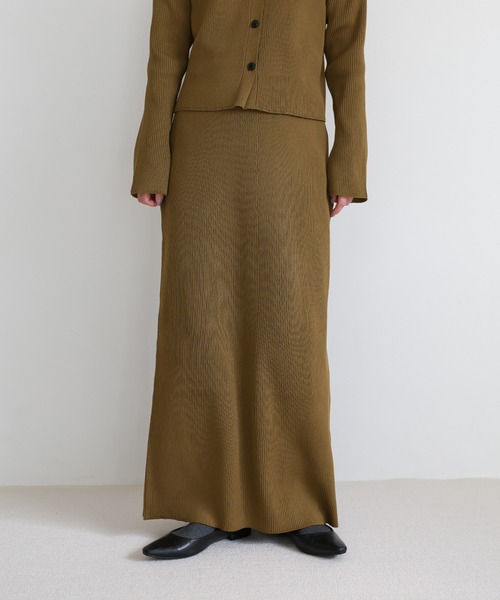 select MOCA（セレクトモカ）の「スポンディッシュＩラインニットスカート（スカート・レディース・アイボリー/ブラック/キャメル・MEDIUM/LARGE）」の3枚目の写真