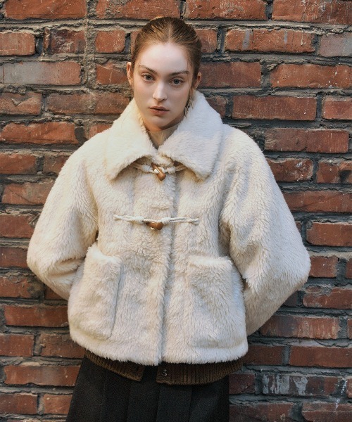 GENERAL IDEA（ジェネラルアイデア）の「wool blend fake fur duffle jacket ウールブレンドクロップファージャケット（ブルゾン・レディース・キャメル/クリーム・S/M/L）」の2枚目の写真