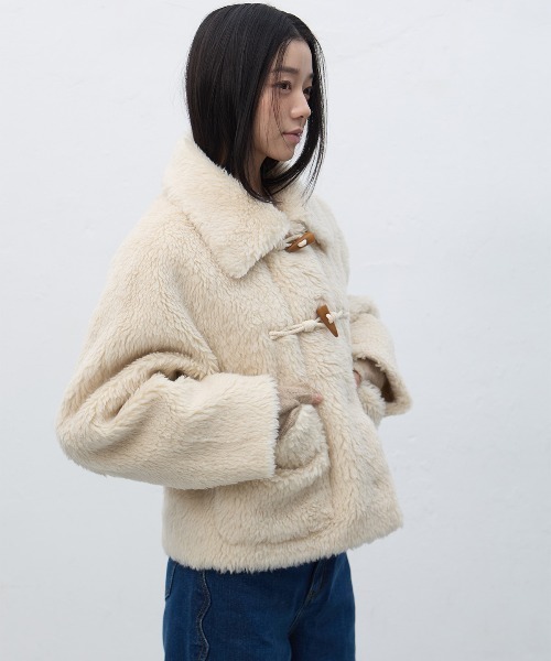GENERAL IDEA（ジェネラルアイデア）の「wool blend fake fur duffle jacket ウールブレンドクロップファージャケット（ブルゾン・レディース・キャメル/クリーム・S/M/L）」の3枚目の写真