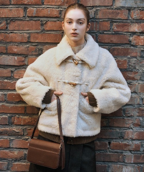 GENERAL IDEA（ジェネラルアイデア）の「wool blend fake fur duffle jacket ウールブレンドクロップファージャケット（ブルゾン・レディース・キャメル/クリーム・S/M/L）」の6枚目の写真