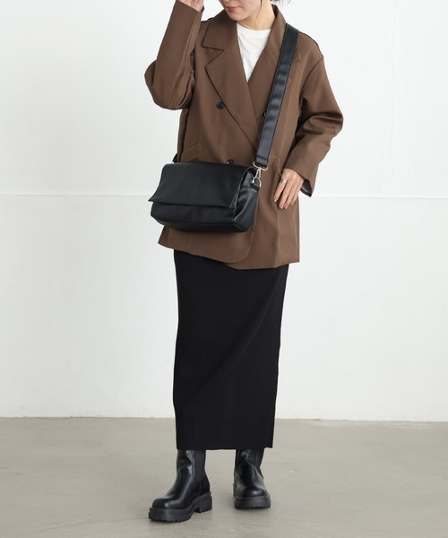 ALTROSE（アルトローズ）の「【500mlペットボトル可】2WAY フラップ ボディバッグ ショルダー バッグ 長方形 合皮（ショルダーバッグ・レディース・ブラック/ゼブラ/ブラック系その他5/シルバー/グレイッシュベージュ・FREE）」の21枚目の写真