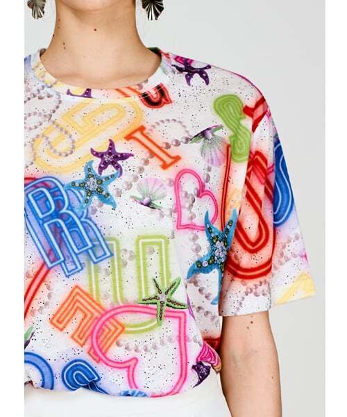GREEDILOUS(グリディアス)の「ネオンレタリングショーツスリーブトップ(Tシャツ/カットソー・レディース・その他・SMALL/MEDIUM/LARGE/X-SMALL)」の4枚目の写真