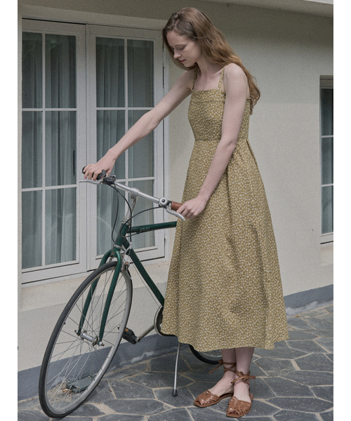 AVANT-G(アバン)の「Floral Pattern Sleeveless Dress - MUSTARD(ワンピース・レディース・その他・FREE)」の1枚目の写真