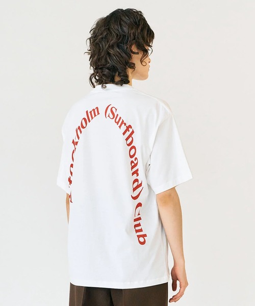 Stockholm Surfboard Club(ストックホルムサーフボードクラブ)の「Stockholm Surfboard Club/ストックホルムサーフボードクラブ 半袖Tシャツ Back Logo T-Shirt(Tシャツ/カットソー・メンズ・ブラック/マルーン/ホワイト・S/M/L/XL)」の2枚目の写真