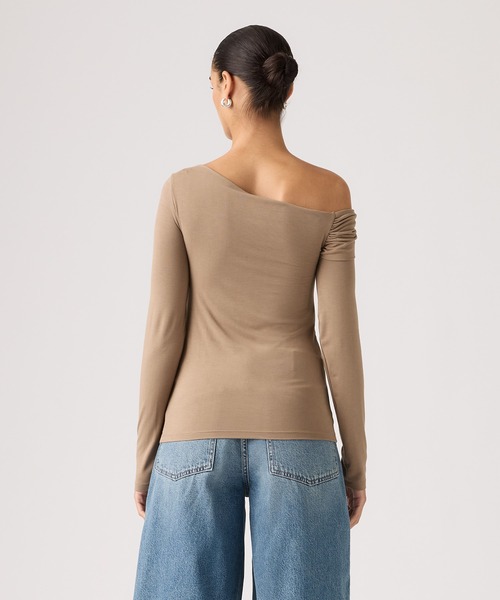 Levi's(リーバイス)の「Levi's/リーバイス クララ オフショルダー ロングスリーブ トップ(Tシャツ/カットソー・レディース・ブラウン・M/S/XS)」の2枚目の写真