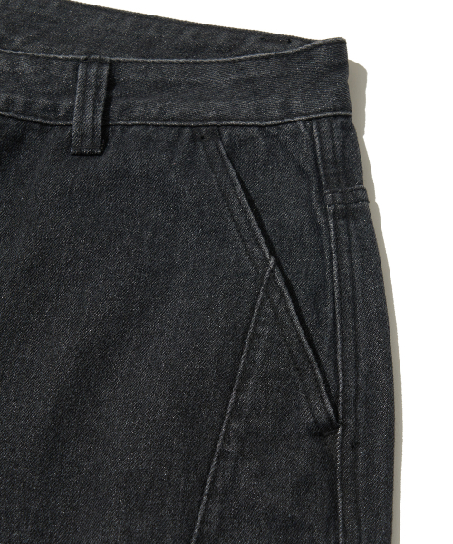 URBANDTYPE（アーバンディタイプ）の「デニムワイドダーツパンツ_ブラック（デニムパンツ・レディース・その他・MEDIUM/LARGE/SMALL）」の5枚目の写真