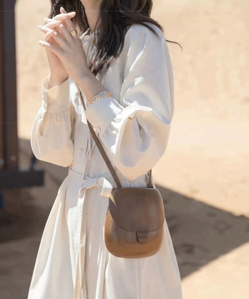 Flugge(フラッジー)の「ロングシャツワンピース(シャツワンピース・レディース・ブラック/アイボリー・MEDIUM/LARGE)」の4枚目の写真