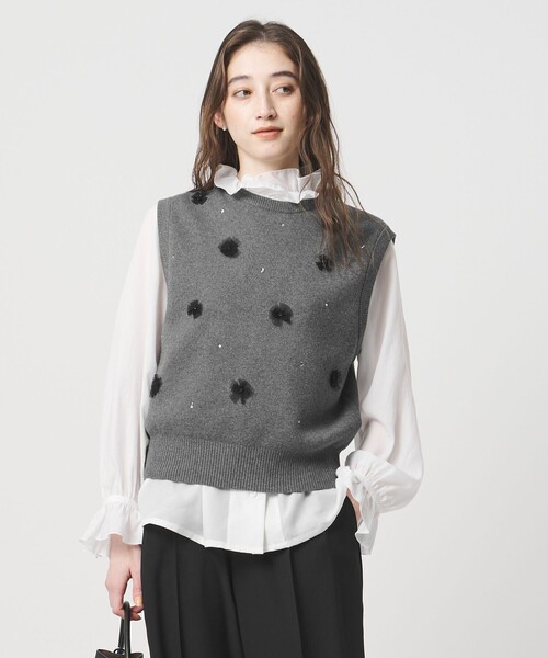 UNITED ARROWS(ユナイテッドアローズ)の「3D ビジュー ベスト(ベスト・レディース・オフホワイト/ブラック/ダークグレー・FREE)」の3枚目の写真