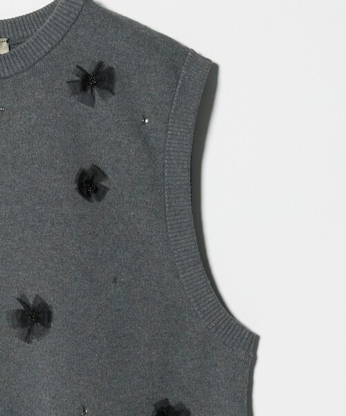 UNITED ARROWS(ユナイテッドアローズ)の「3D ビジュー ベスト(ベスト・レディース・オフホワイト/ブラック/ダークグレー・FREE)」の16枚目の写真
