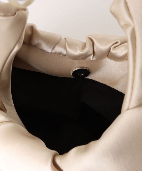 jumelle（ジュメロ）の「パールハンドバック（ハンドバッグ・レディース・ゴールド・FREE）」の11枚目の写真