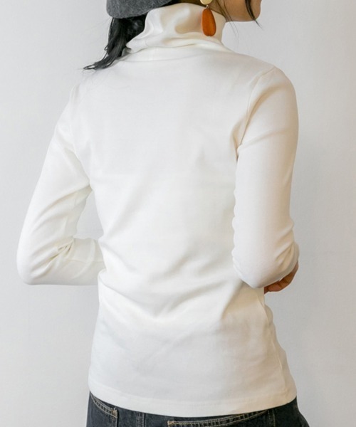 aity(アイティ)の「M-4L コットンハイネックカットソー 夏服(Tシャツ/カットソー・レディース・オフホワイト/チャコールグレー/グレイッシュベージュ/ブラック・4L/3L/LL/L/M)」の7枚目の写真